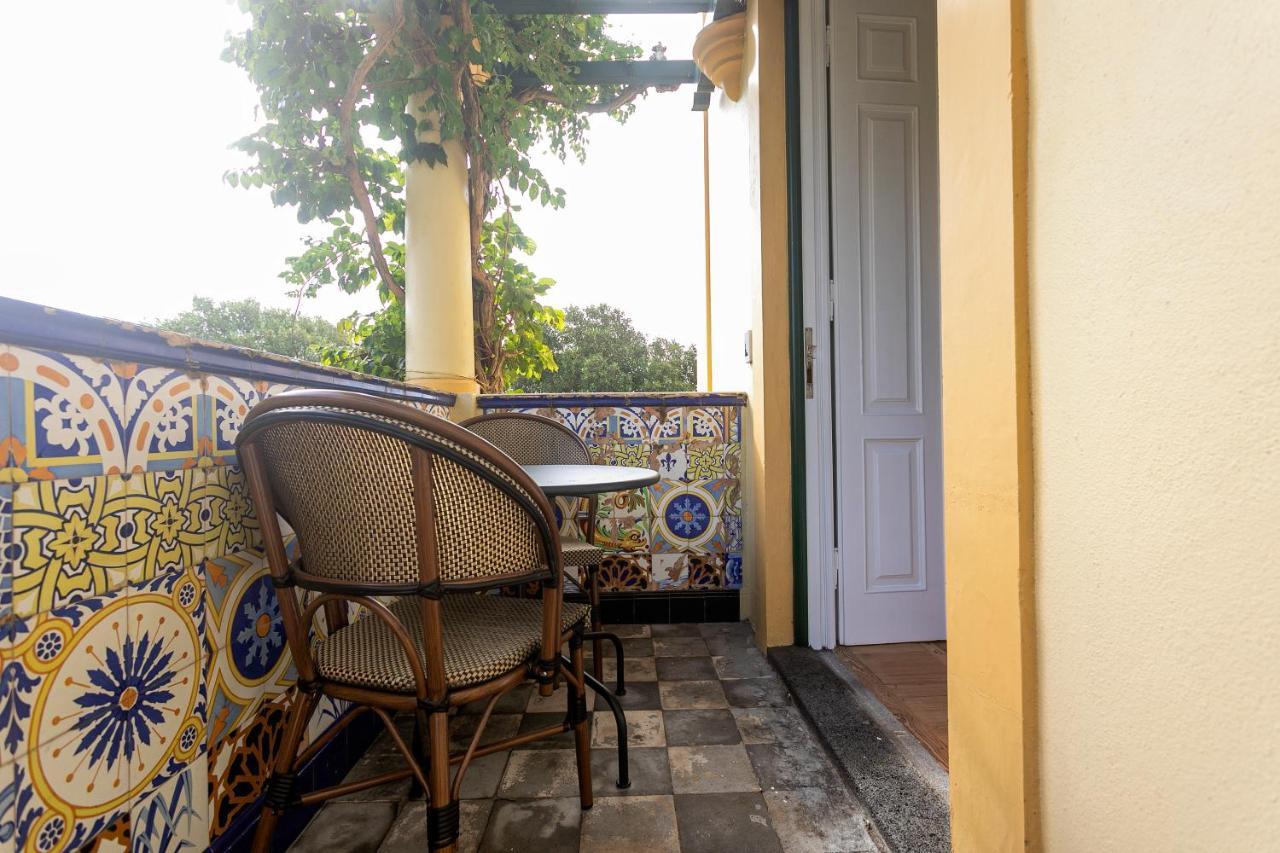 Casa Portuguesa - Charming House Bed & Breakfast Понта Делгада Екстериор снимка